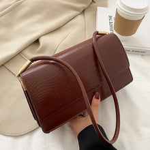 Carregar imagem no visualizador da galeria, Bolsa de Ombro Feminina de Couro Giordana