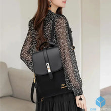 Carregar imagem no visualizador da galeria, Mochila de Couro Feminina Elegante - Penelope