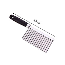 Carregar imagem no visualizador da galeria, Cortador Ondulado Para Legumes de Inox Profissional
